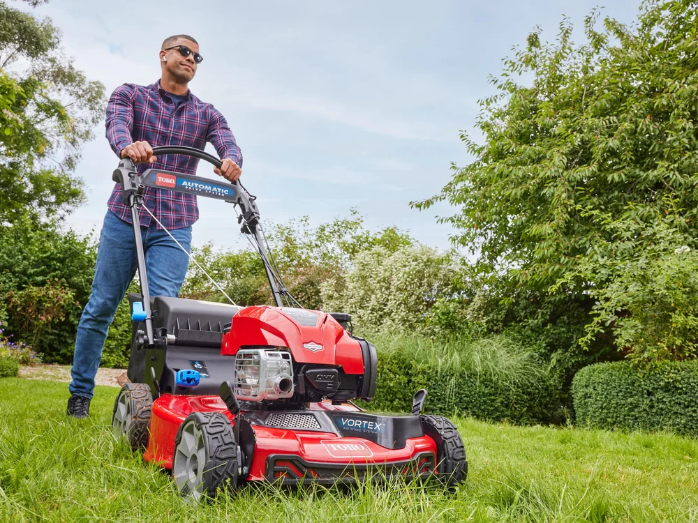 toro-plaeneklipper-55cm-4wd-i-brug