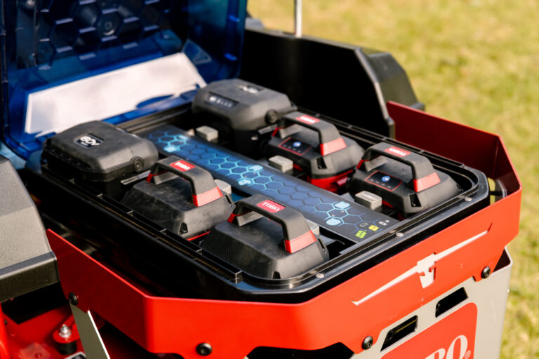 Toro - eTimecutter Zeroturn - Batterier bagfra
