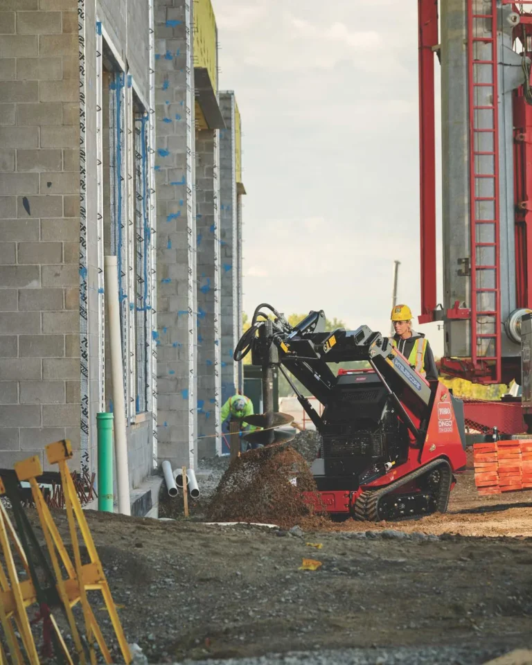 Toro - Dingo 1300 - Siteworks - In use