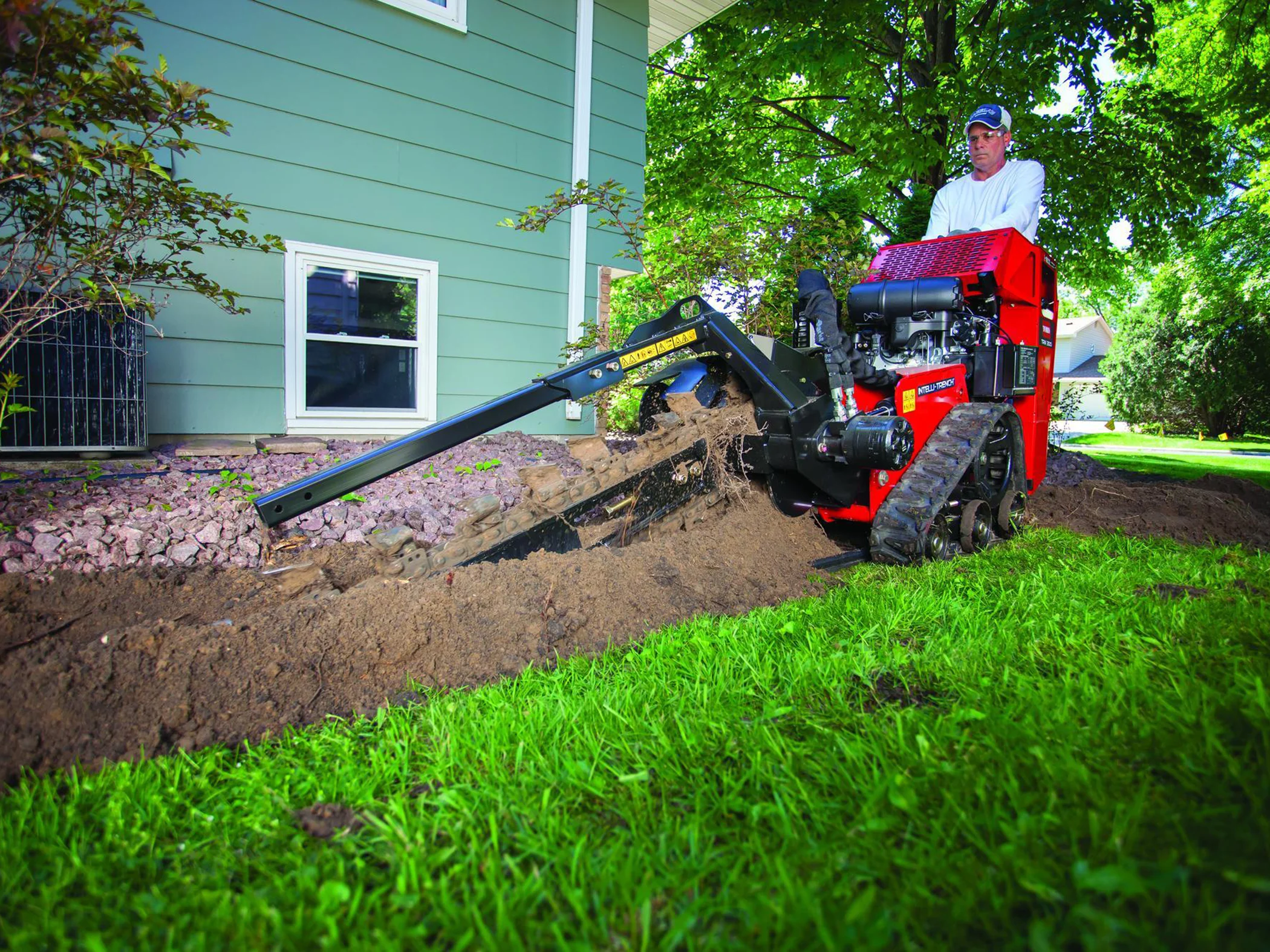 Siteworks - TORO TRX-250 Kædegraver - In use